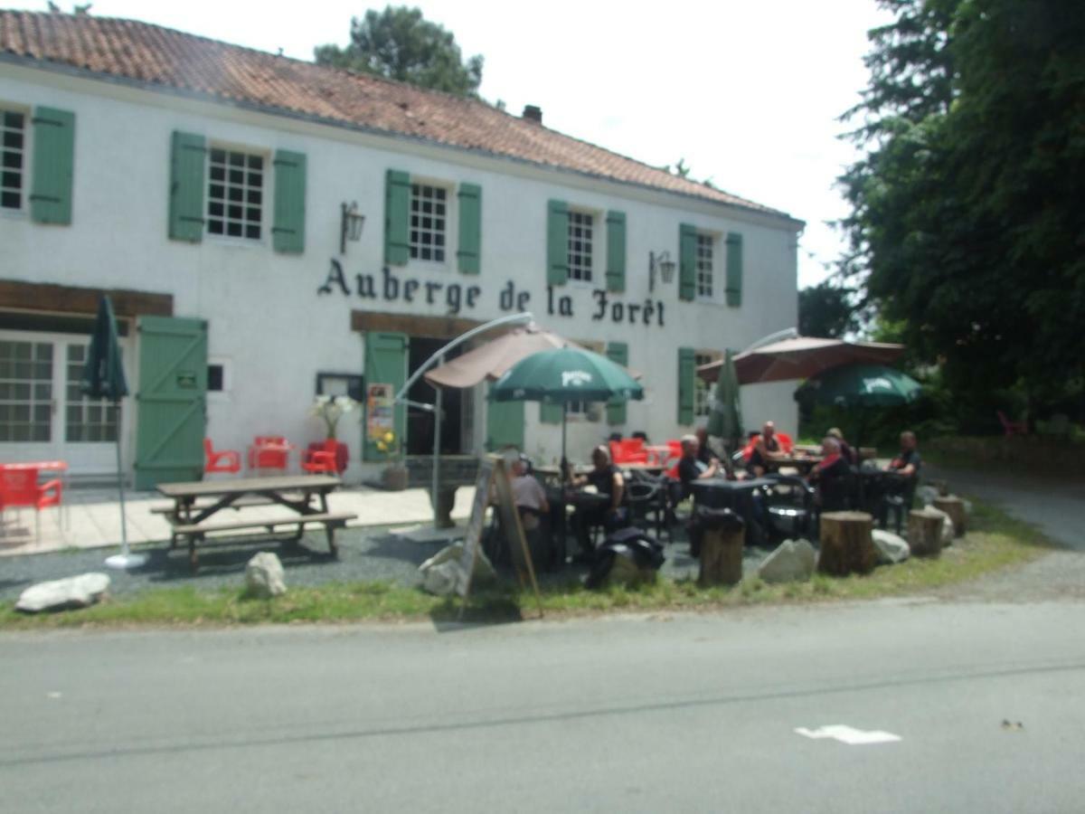 L'Auberge De La Foret Mervent ภายนอก รูปภาพ